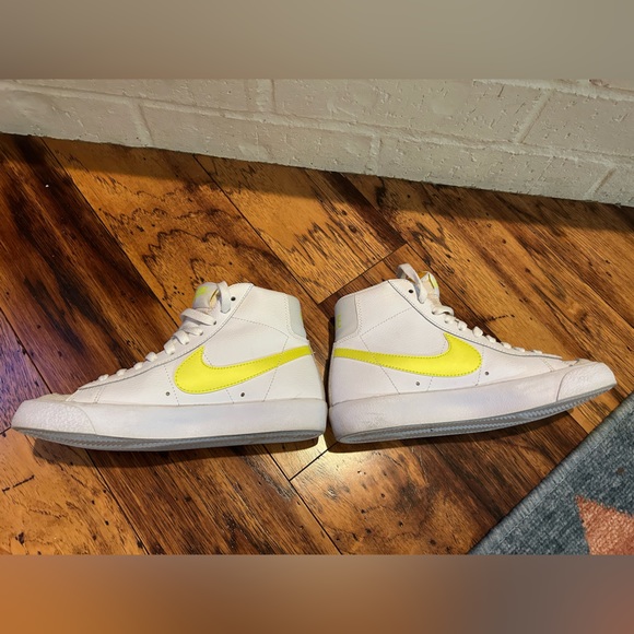 Nike Blazer 77 trainers in white and yellow - Picture 4 of 4